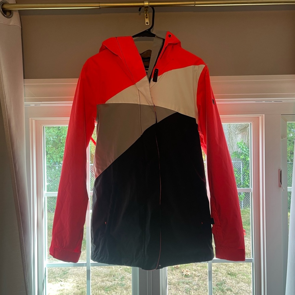 DC Women’s snowboarding jacket